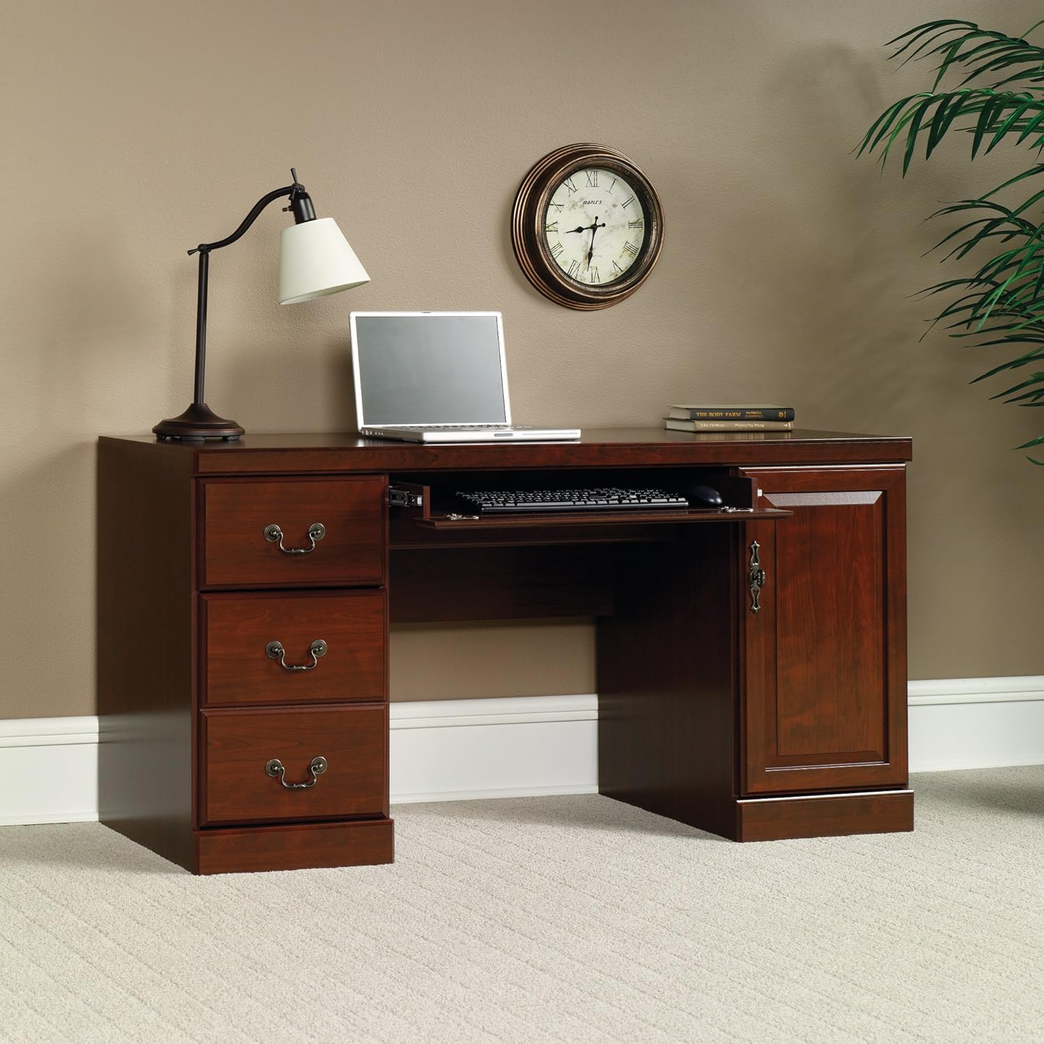 Classic Cherry Computer Creden - Credenza Office Storage のレビューと価格