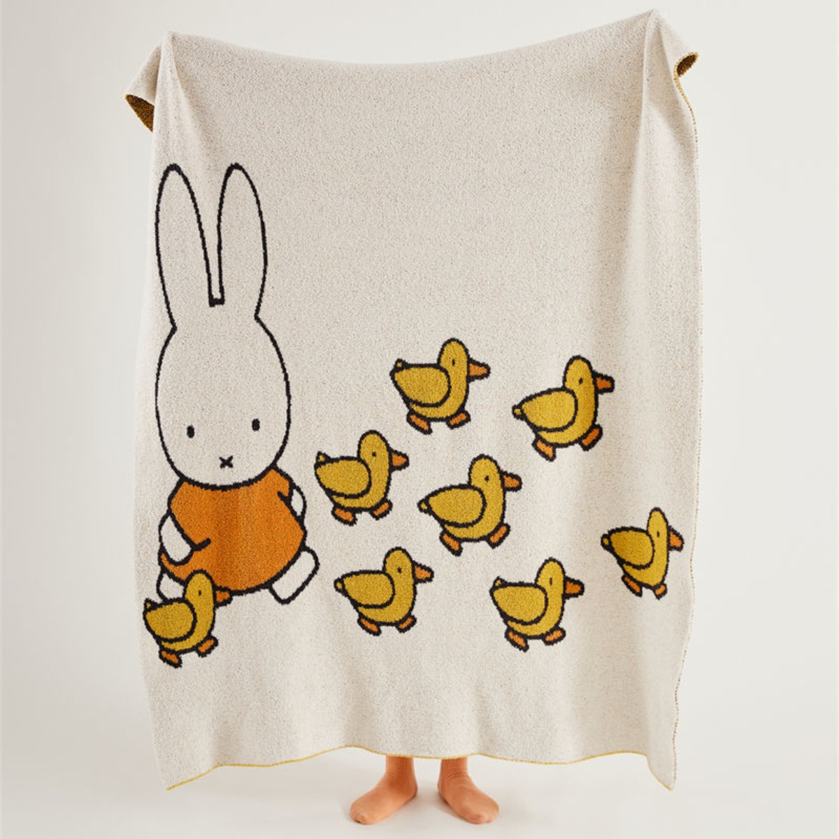 Kawaii Miffy Rabbit Half-velve - Office Furniture First のレビューと価格